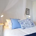 Colonial Apartment *